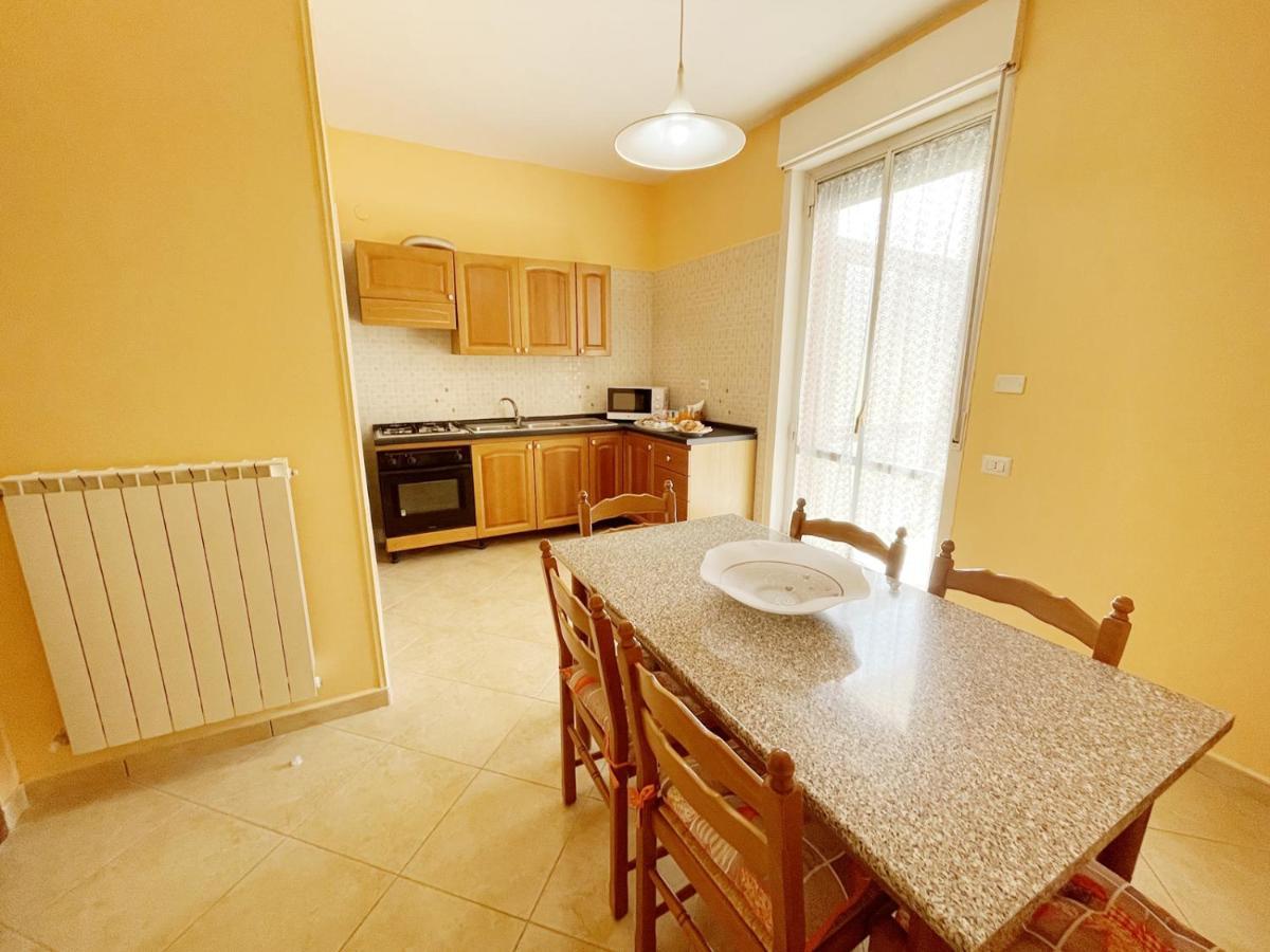Flavia Apartment カステッランマーレ・ディ・スタービア エクステリア 写真
